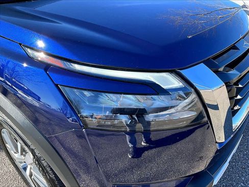 Certified 2025 Nissan Pathfinder SL image 32