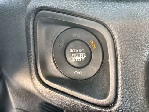 Used 2025 Jeep Wrangler Unlimited Sport AWD/4WD image 16