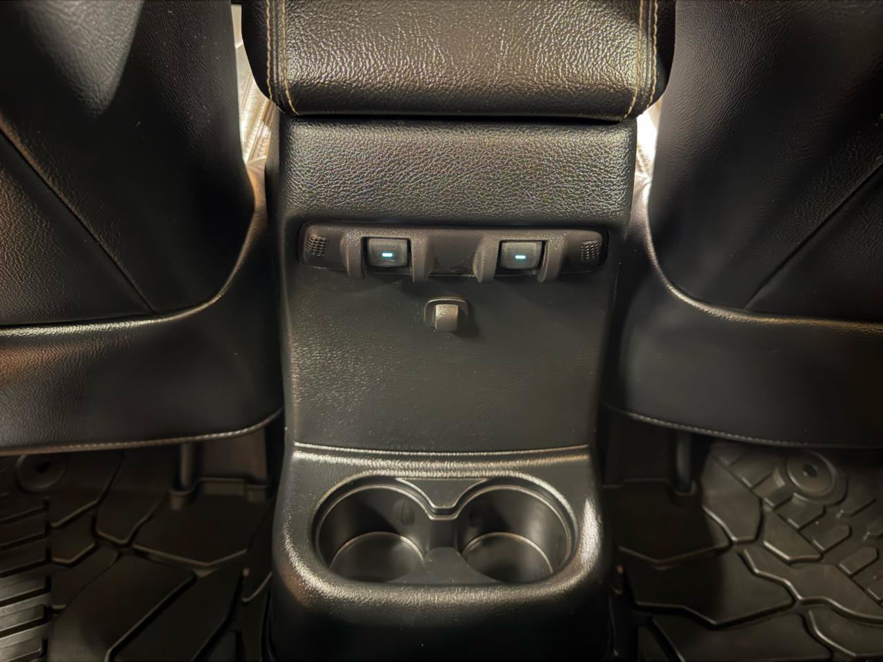 Used 2016 Jeep Wrangler Unlimited Rubicon AWD/4WD image 22