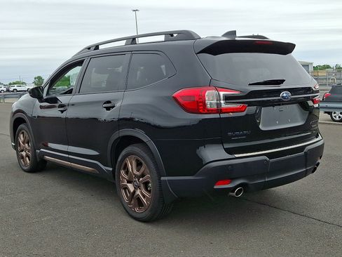 Certified 2025 Subaru Ascent Bronze Edition AWD/4WD image 4