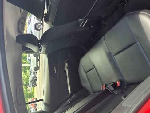 Used 2025 Toyota Prius XLE FWD image 15