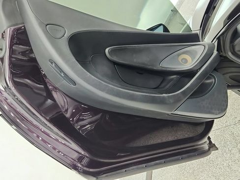 Used 2017 McLaren 570S RWD image 31