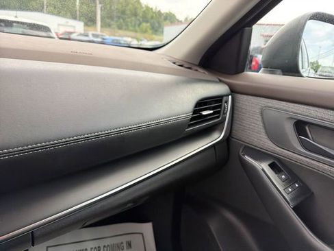 Used 2023 Nissan Rogue S AWD/4WD image 23