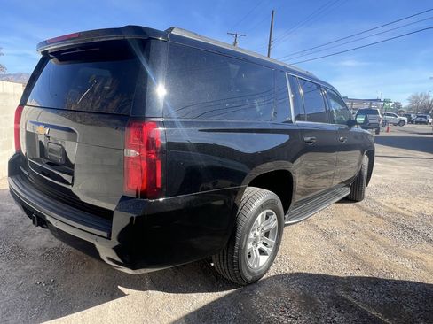Used 2019 Chevrolet Suburban LT image 7
