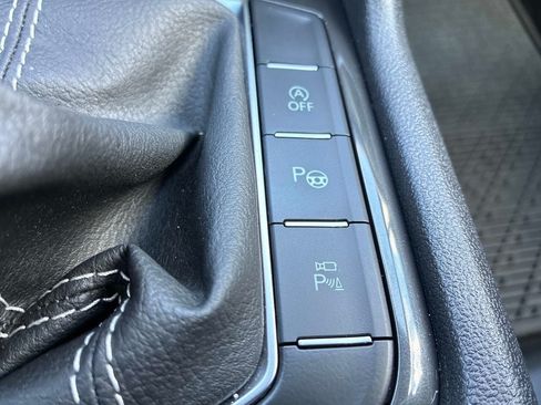 Used 2024 Volkswagen Tiguan SEL R-Line AWD/4WD image 32