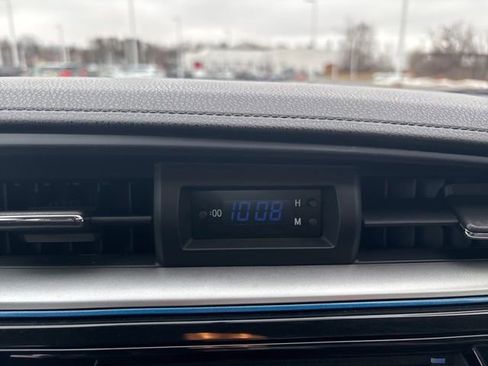 Used 2016 Toyota Corolla LE image 28