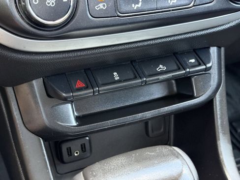 Used 2019 Chevrolet Colorado LT AWD/4WD image 21
