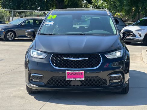 Used 2024 Chrysler Pacifica Limited FWD image 10