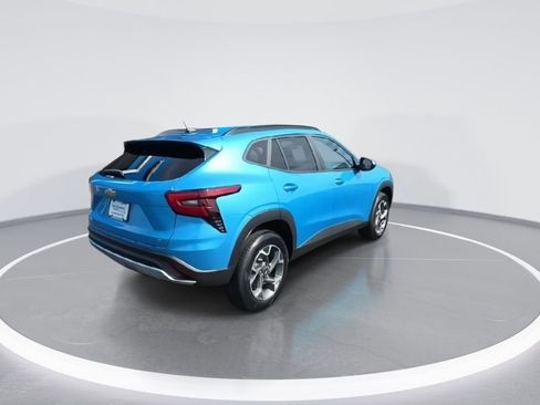 New 2026 Chevrolet Trax LT w/ Driver Confidence Package FWD image 8