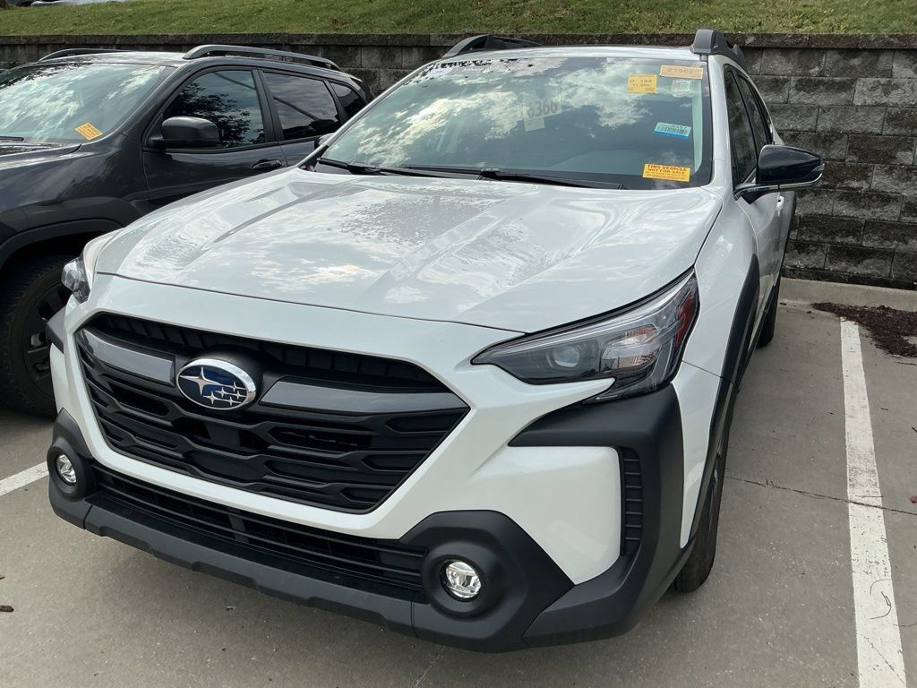 Certified 2025 Subaru Outback Premium AWD/4WD image 4