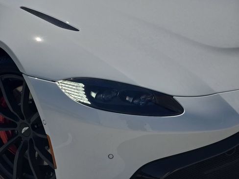 Used 2023 Aston Martin V8 Vantage Coupe image 30