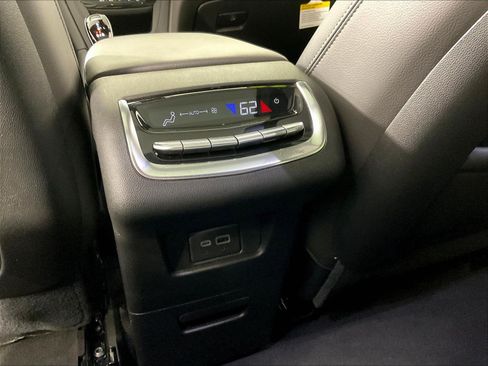 Certified 2024 Cadillac XT6 Luxury AWD/4WD image 11