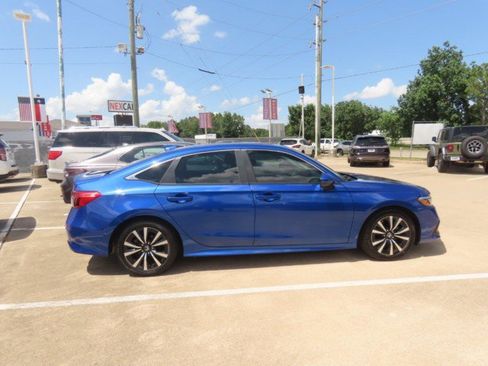 Used 2022 Honda Civic EX image 8