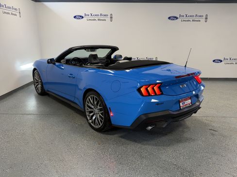 Used 2025 Ford Mustang GT Premium image 30