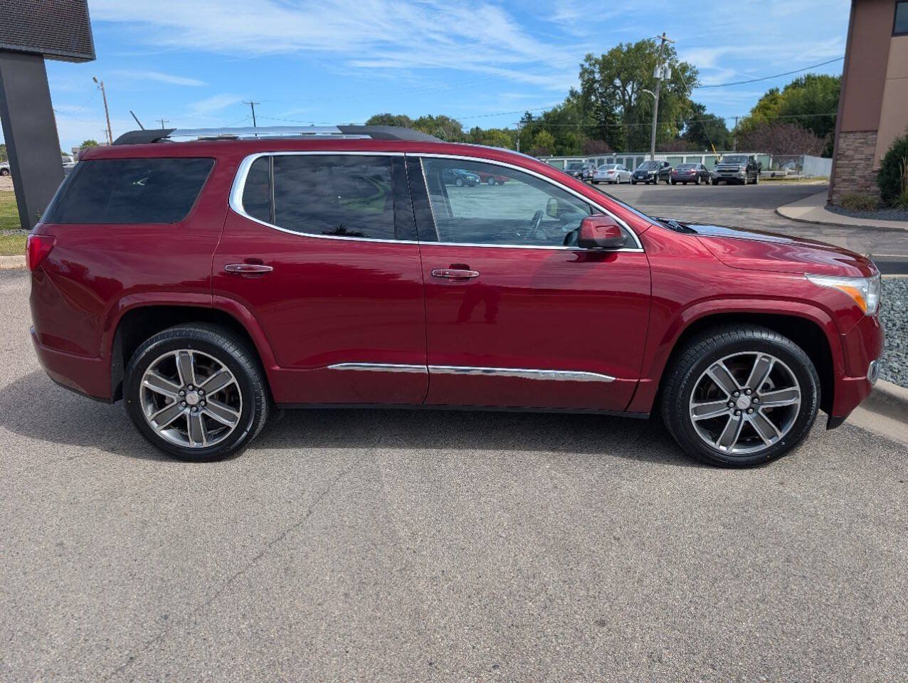 Used 2017 GMC Acadia Denali w/ Technology Package AWD/4WD image 9