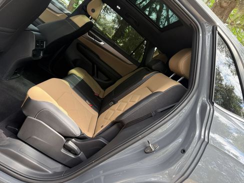 Used 2026 Volkswagen Atlas Cross Sport SE FWD image 21