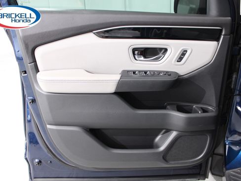 Used 2023 Honda Pilot Touring image 24