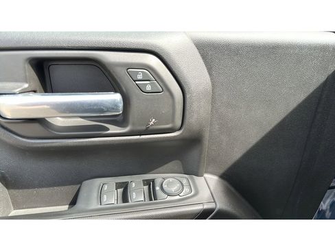 Used 2019 Chevrolet Silverado 1500 Custom Trail Boss AWD/4WD image 12