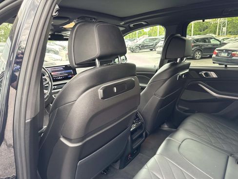 Used 2024 BMW X5 xDrive40i w/ M Sport Package AWD/4WD image 12