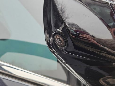 Used 2023 GMC Yukon XL Denali image 6