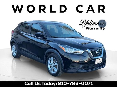 Used 2020 Nissan Kicks S FWD image 1