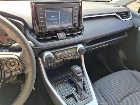 Used 2021 Toyota RAV4 LE AWD/4WD image 21