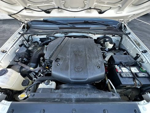 Used 2015 Toyota Tacoma PreRunner w/ SR5 Package RWD image 27