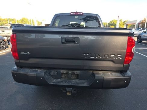 Used 2020 Toyota Tundra SR5 w/ SR5 Convenience Package AWD/4WD image 7