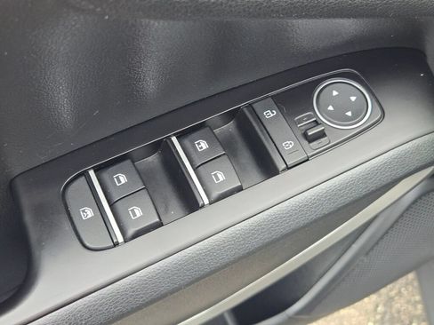 Used 2025 Kia Soul LX w/ LX Technology Package FWD image 27