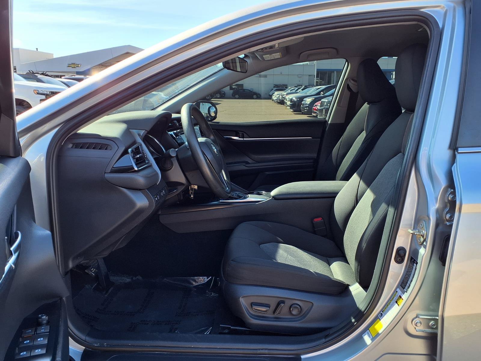 Used 2020 Toyota Camry LE FWD image 17
