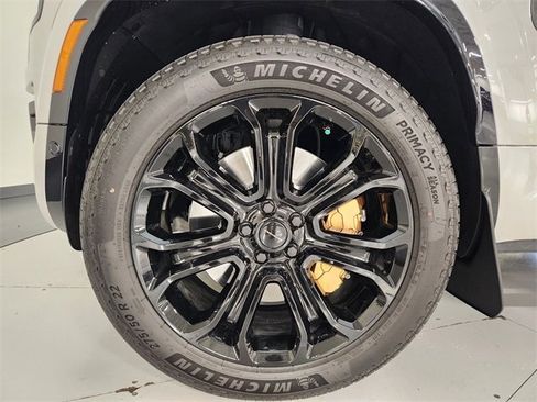 Used 2026 Land Rover Defender 110 OCTA image 8