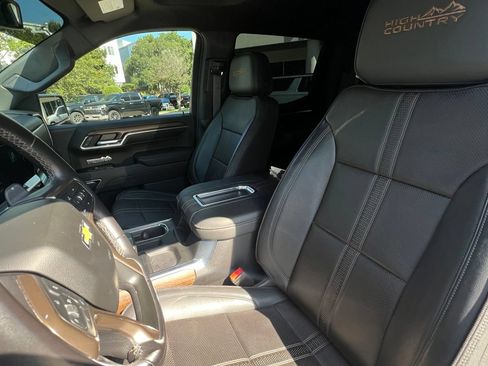 Certified 2022 Chevrolet Silverado 1500 High Country AWD/4WD image 21