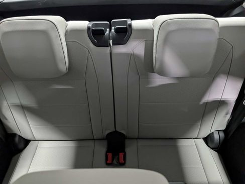 Used 2019 Volkswagen Tiguan SE image 24