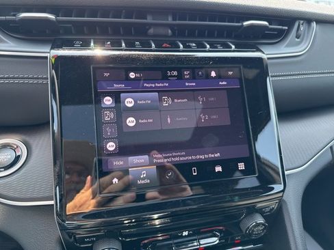 New 2025 Jeep Grand Cherokee L Laredo image 30