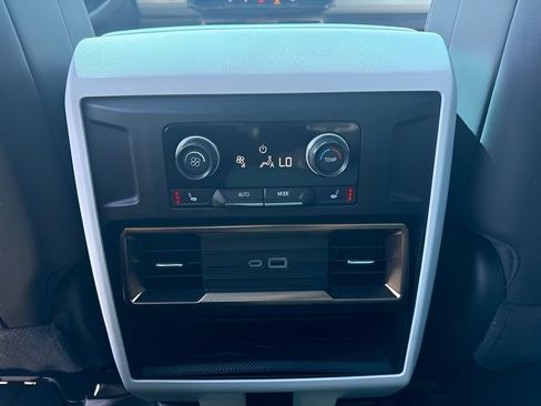 Used 2024 GMC Hummer EV 2X AWD/4WD image 13