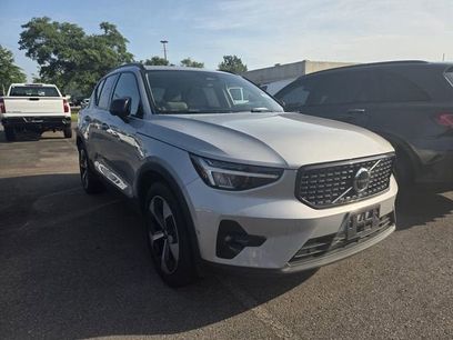 Used 2023 Volvo XC40 B4 Ultimate