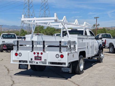 New 2026 RAM 5500 Tradesman w/ Chrome Appearance Group image 2