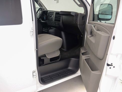 Used 2023 Chevrolet Express 3500 LS RWD image 15