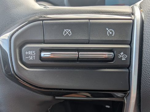 Used 2025 Chevrolet Colorado Trail Boss AWD/4WD image 20