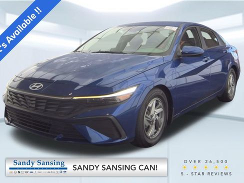 Used 2025 Hyundai Elantra SE FWD image 1
