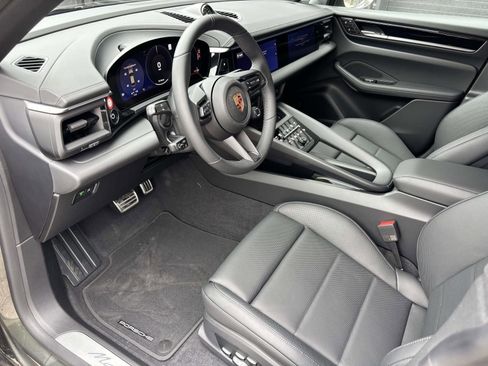 New 2026 Porsche Macan 4S Electric AWD/4WD image 4