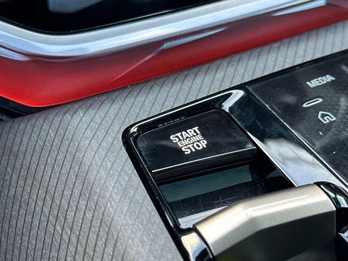 Used 2025 BMW X3 xDrive30i w/ Convenience Package image 21