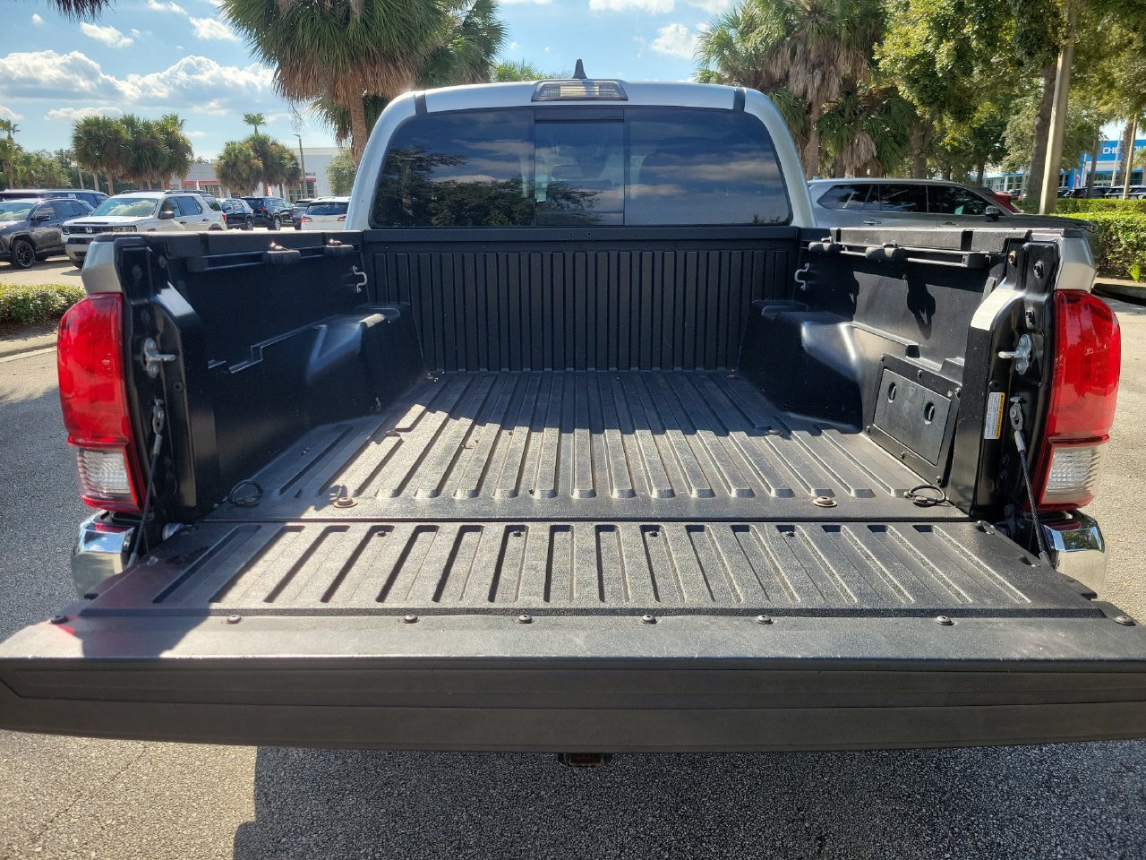 Used 2021 Toyota Tacoma SR5 RWD image 8