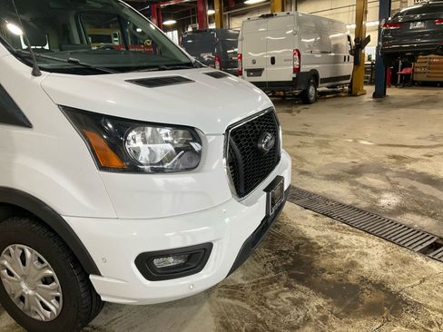 Used 2023 Ford Transit 350 XLT RWD image 27