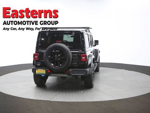 Used 2022 Jeep Wrangler Unlimited Sahara AWD/4WD image 36