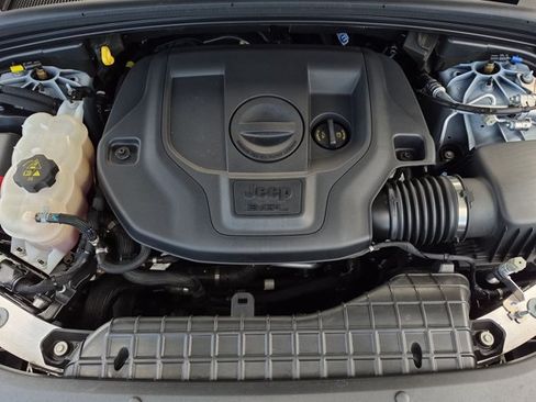 Used 2023 Jeep Grand Cherokee Overland AWD/4WD image 23