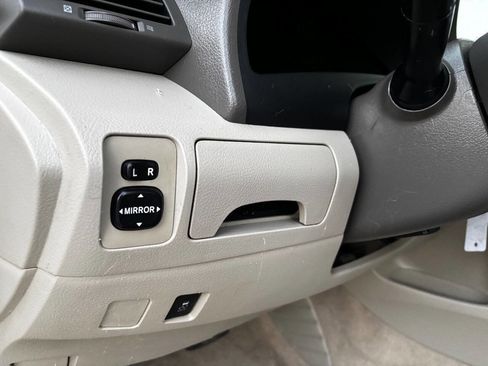 Used 2011 Toyota Camry LE image 26