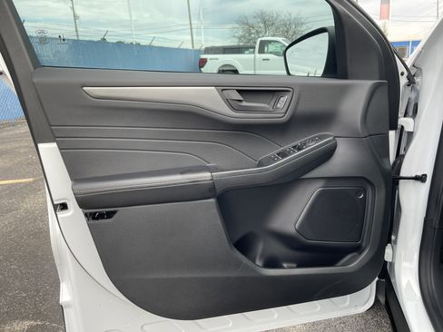 Used 2024 Ford Escape Active image 12