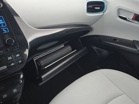 Used 2016 Toyota Prius Four image 28