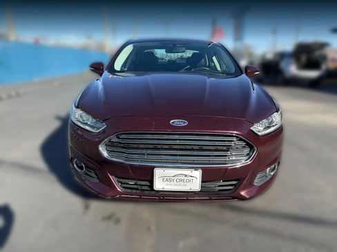 Used 2013 Ford Fusion SE image 2
